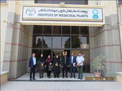 بازدید مدیرکل دفتر تخصصی علوم پزشکی جهاددانشگاهی از پژوهشکده گیاهان دارویی